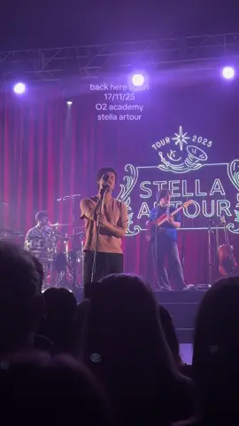 worth standing in the cold for 4 hours 100% ⭐️⭐️ #arthurhill #arthurhillhq @Arthur Hill @arthurhillhq #foryoupage #fyp #viral 