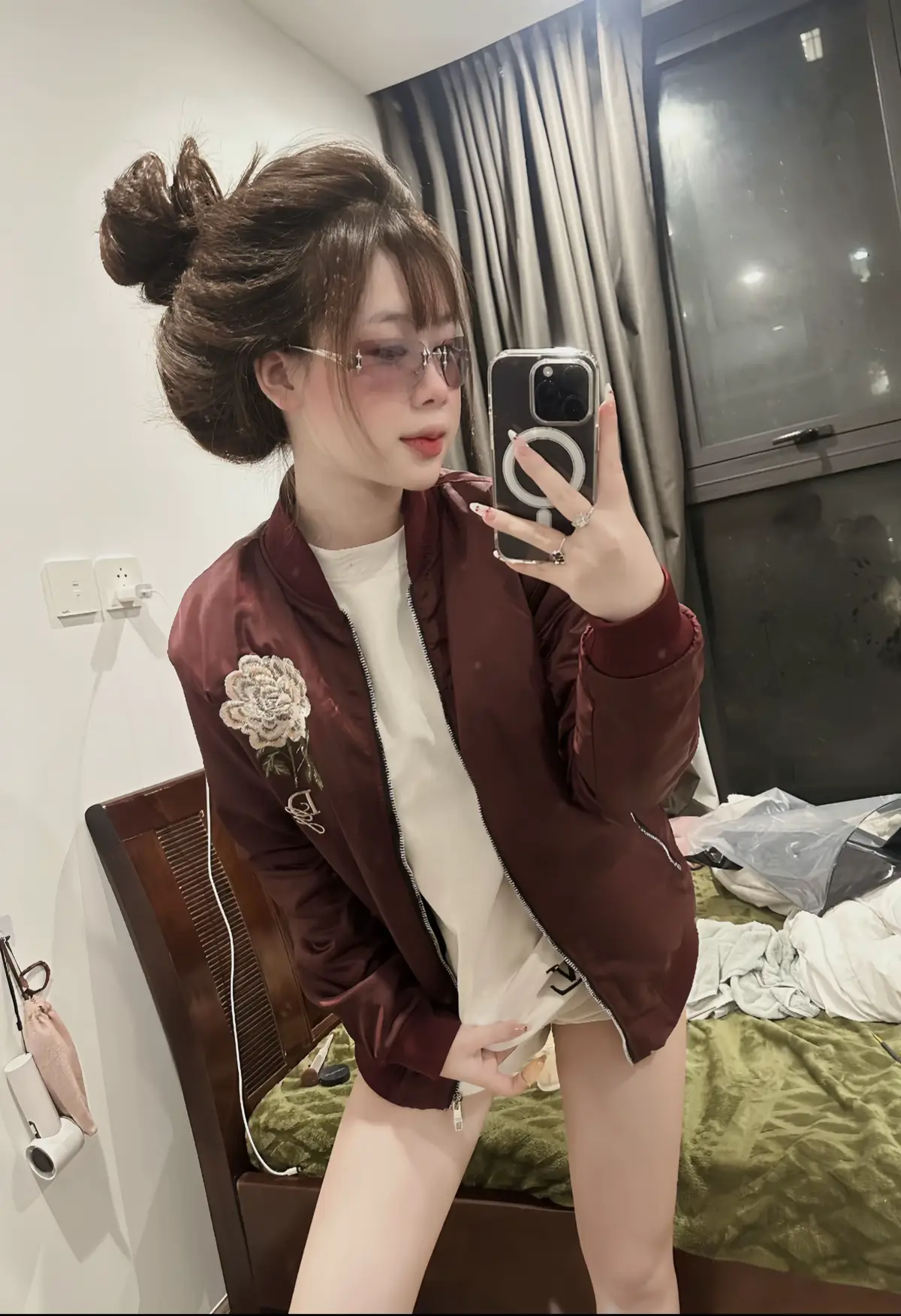 Loại người đáng khinh nhất, không phải là kẻ phản bội mà là kẻ muốn ôm cả quá khứ lẫn hiện tại, Vừa muốn bắt đầu với người mới, lại không muốn chấm dứt người cũ…