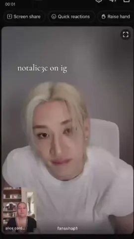 so .. i hid this video for a while because it took me a while to realize what happened , but i finally decided to share it (sorry for my face and my english pronunciation) . even though it lasted a very short time , i can say i love this man even more than before hahaha . i was so nervous and i also said a random italian word 😂 while speaking but i felt so comfortable and listened to . being able to get an answer from him to a question i’ve had for a while was really nice . i really hope i have this opportunity again and talk to him again :( thank you for everything , Chris . #straykids #bangchan #fyp @Stray Kids #christopherbang #kpopfyp 