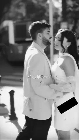 وتظن انك لن تقع في الحب ثم يرسل ربك نجمة من السماء على هيئة انسان فتضيء في داخلك ما ظننته انطفى وتوقظ جزءا منك ظننت انه مات. #قتباسات_عبارات_خواطر_من_القلب  #Gentleman  #fyp #fypシ゚  #كلام_من_القلب 