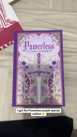 I love itttt its so beautiful #BookTok #powerless #powerlesslaurenroberts 