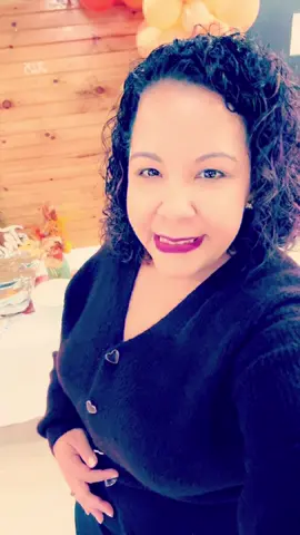 ✨🇵🇷 Already Celebrating the Holidays – Boricua Style! ✨🇵🇷 Kicking off the holiday season with a Puerto Rican Thanksgiving menu straight from the corazón. Today’s table is filled with sabor, tradición, and all the comfort foods we grew up with: 🍚 Arroz con Gandules 🍗 Pavochón (that Puerto Rican–seasoned turkey!) 🐖 Pernil / Roasted Pork 🍍 Pineapple Glazed Ham 🧀 Creamy Macaroni & Cheese 🥔 Puerto Rican Potato Salad 🥦 Mixed Veggies 🌱 Vegan Coconut Arroz con Gandules (for my plant-based family!) And of course… we can’t forget the desserts 😍 🥧 Apple Pie 🥧 Pumpkin Pie 🍫 German Chocolate Cake Plus a small Puerto Rican charcuterie with: 🧀 Cheddar 🧀 White cheese 🍬 Guava 🍖 Salami ❤️ Ritz crackers for that perfect holiday touch La mesa está llena, el corazón también. Thankful for food, family, culture, and the blessing of sharing these flavors with the people I love. 🧡 #BoricuaHolidays #PuertoRicanThanksgiving #ChefElisa #ElCorazonCocina #SazónDeElCorazón          