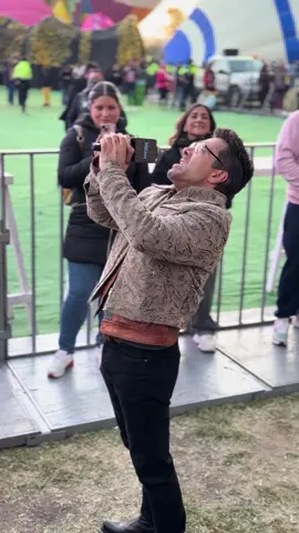 Jajajajajaja te amo @omarchaparrooficial buenos recuerdos yaparatianos @Festival del Globo #fig #foryoup #omarchaparro 