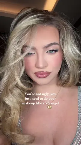 This is your sign to try Candice Swanepoel’s Victoria’s Secret Angel makeup if you want to look & feel incredibly hot #victoriassecret #victoriassecretmakeup #victoriassecretfashionshow #vsangelmakeup #candiceswanepoel 