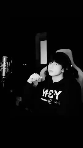 لو بص بعيني مره بس . . #jungkookie #jungkook #fyp #تك_توك_اطول #foryou 