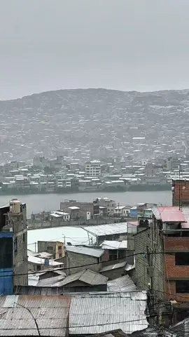 Esta es nuestra linda tierra que nos hizo campeón arriba Cerro de Pasco