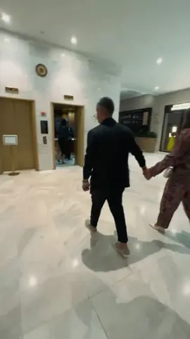 Descubra como o meu estilo se transforma com os cortes incríveis do @brenopoubel! ✂️🔥 Vem se inspirar e arrasar também! #EstiloElevado