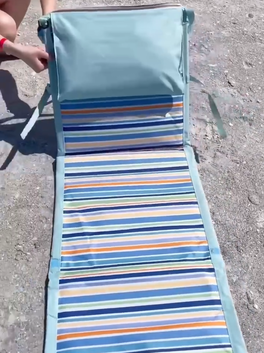 Espreguiçadeira e Esteira Portátil de Praia com Almofada Alça e Bolso Azul Escuro - NAUTIKA #espreguicadeira #praia #bronze  Item da shopee, link nos comentários ✨️ 