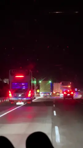 Iki tah kelas berate trans jawa 😛  @Annas003  #rimbarayapremium #juragan99 #mtrans #fyp #akap 