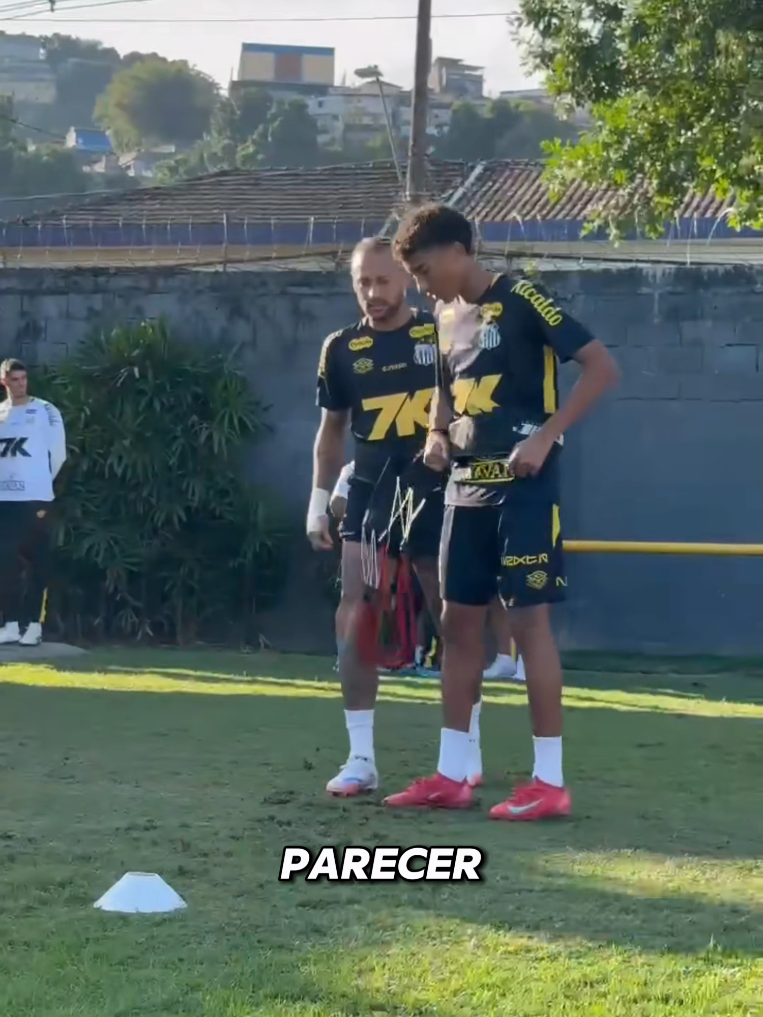 Los más jóvenes ya no respetan a los mayores.#futbol