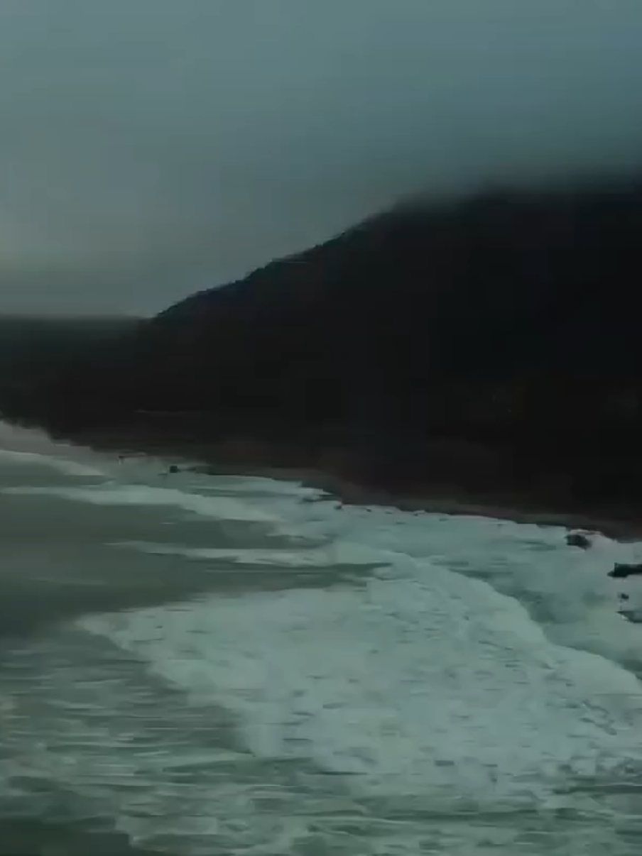 ﴿ قُل لَّوْ كَانَ الْبَحْرُ مِدَادًا لِّكَلِمَاتِ رَبِّي لَنَفِدَ الْبَحْرُ قَبْلَ أَن تَنفَدَ كَلِمَاتُ رَبِّي وَلَوْ جِئْنَا بِمِثْلِهِ مَدَدًا﴾ سورة الكهف الآية-109. القارئ:#علي_جابر #قران_كريم #قران #تلاوات #quran_alkarim 