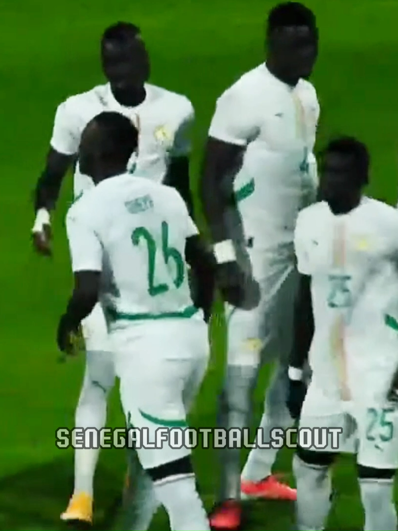 Retour sur la très belle performance de Pathe Ciss🦁🇸🇳 face au Kenya .Selon vous mérite t-il d'être titulaire dans cette équipe ?  #footballtiktok #senegal #fyp #pourtoii#senegaltiktok #senegalaise_tik_tok🇸🇳