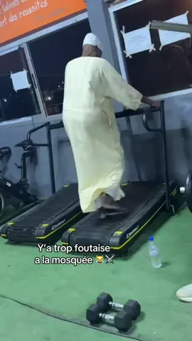 Le vieux est venu gachiii au calme 😹#fyp #pourtoii #humor #debloquemesvue🥲🙏🏽 