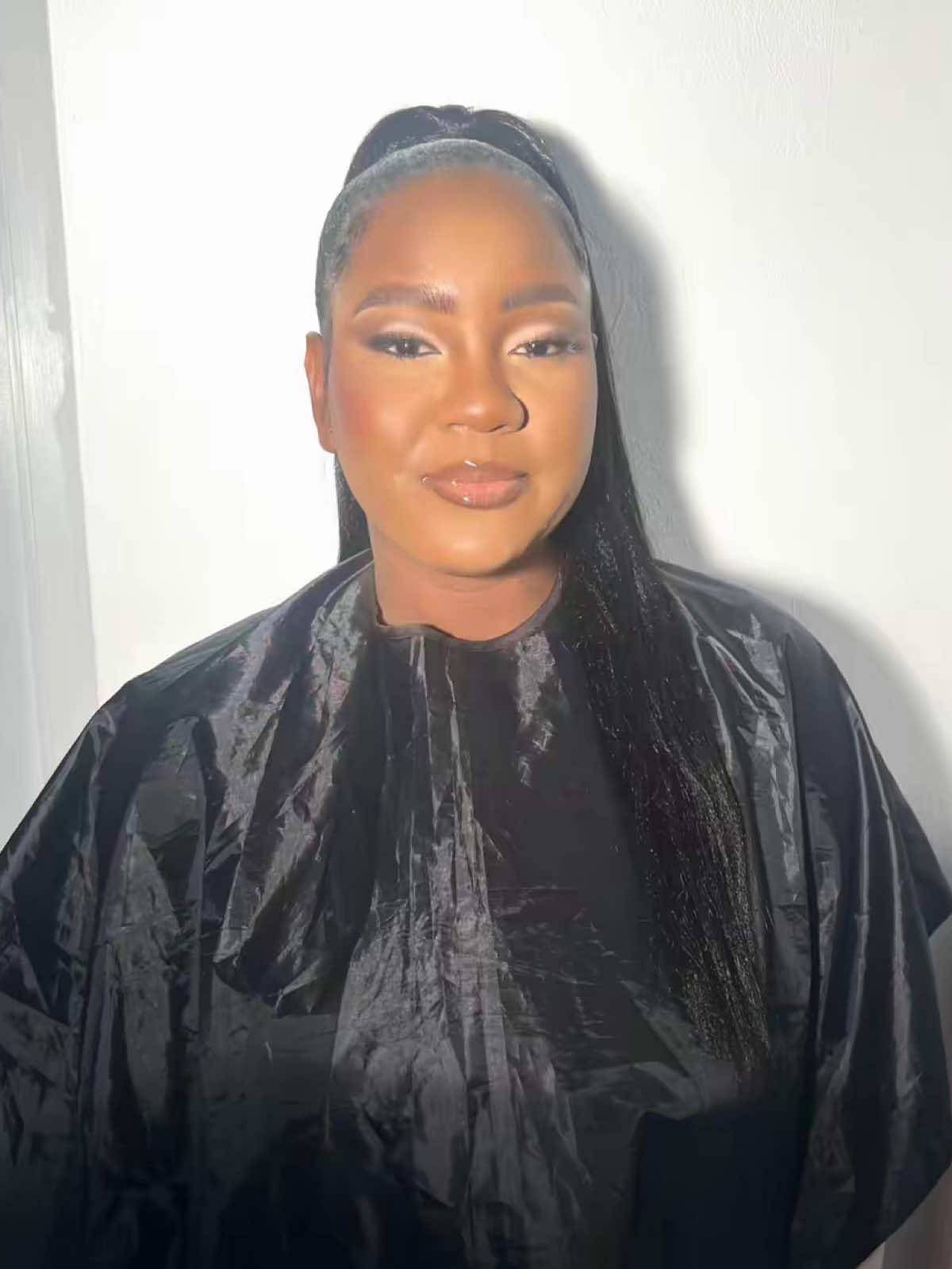 My clients are so beautiful 😍  Book your appointment ladies Make up by me Ponytail💇🏽‍♀️:@Vilvette  #makeupartistworldwide#germany#beauty#makeuplooks#fyp 