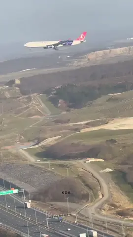 #turkishairlines #landing #istanbulairport #faisalsalehdahri #pakistaninternationalairlines 
