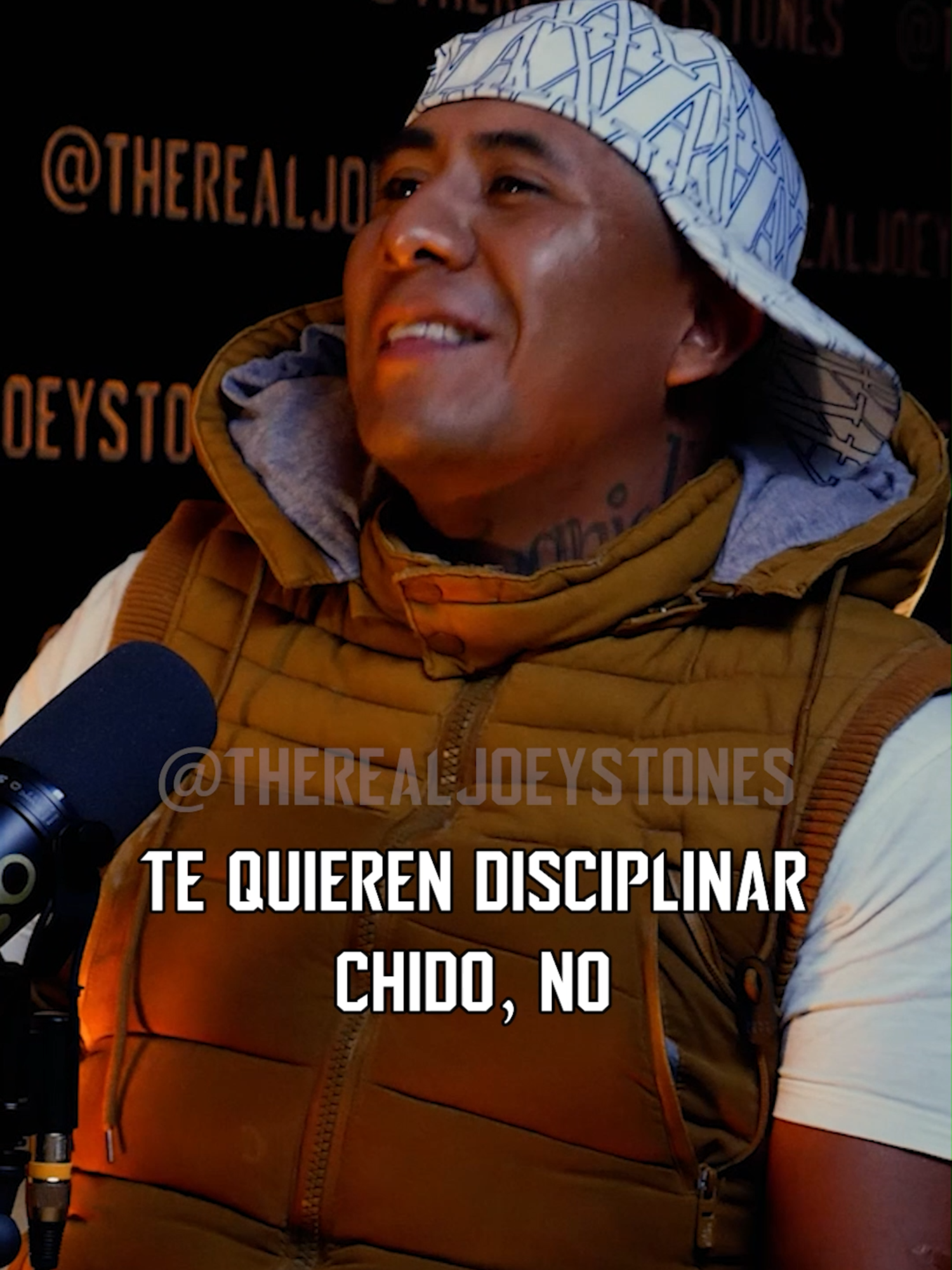 SI LLAMAS A TU FAMLIA Y NO TE CONTESTAN... ¡HASTA LA PRÓXIMA! VIDEO COMPLETO: https://youtu.be/kCMbvZItayw IG: https://www.instagram.com/joeystonespodcast/ SHOP: Shop: https://www.joeystones.com/ Tiktok: https://www.tiktok.com/@therealjoeystoness Spotify: https://open.spotify.com/show/2BTKubz08pXb76nNL9iC8r