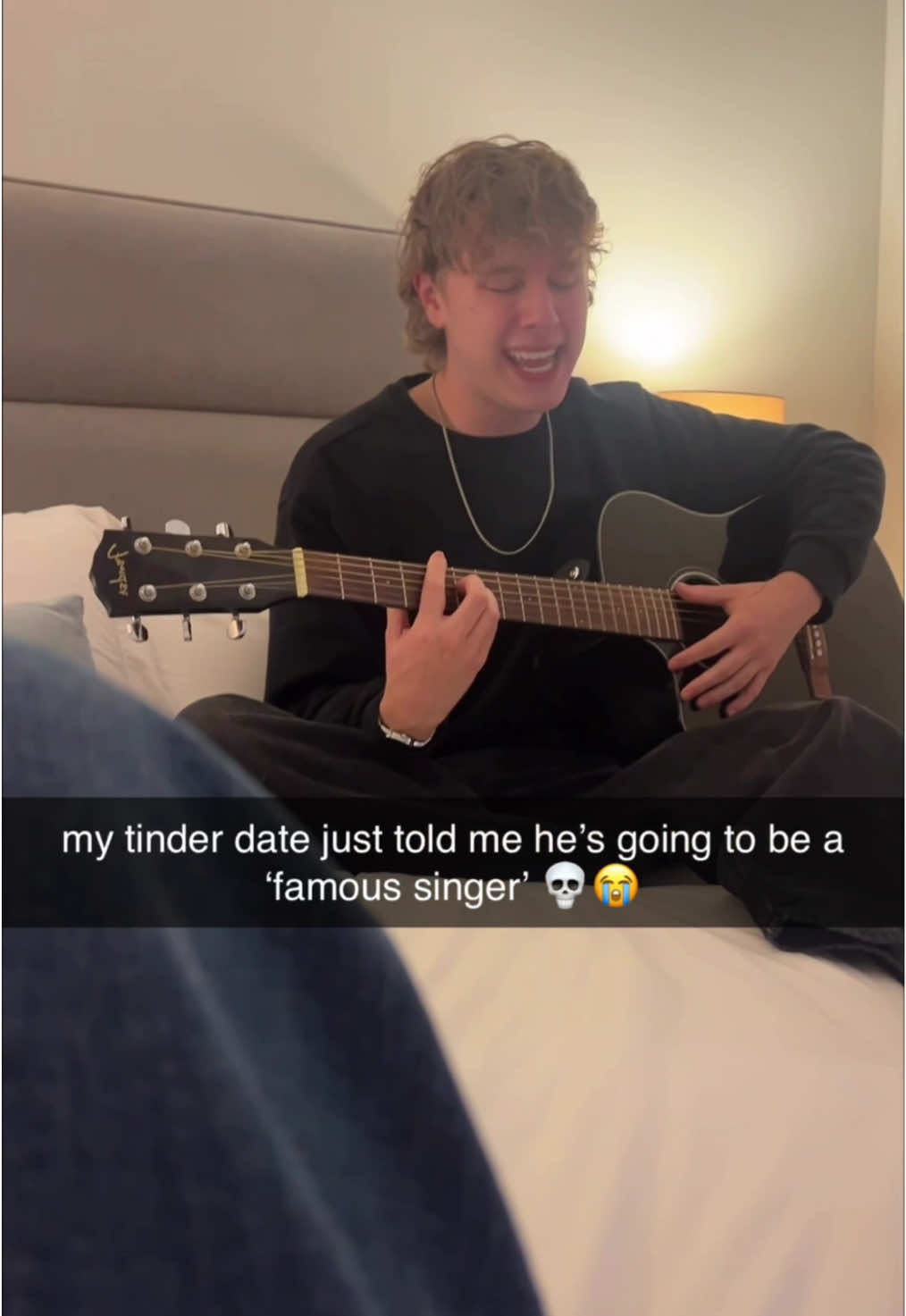 someone tell this man to stop rn 😭😭 #popmusic #songwriter #pop #singing #guitar 