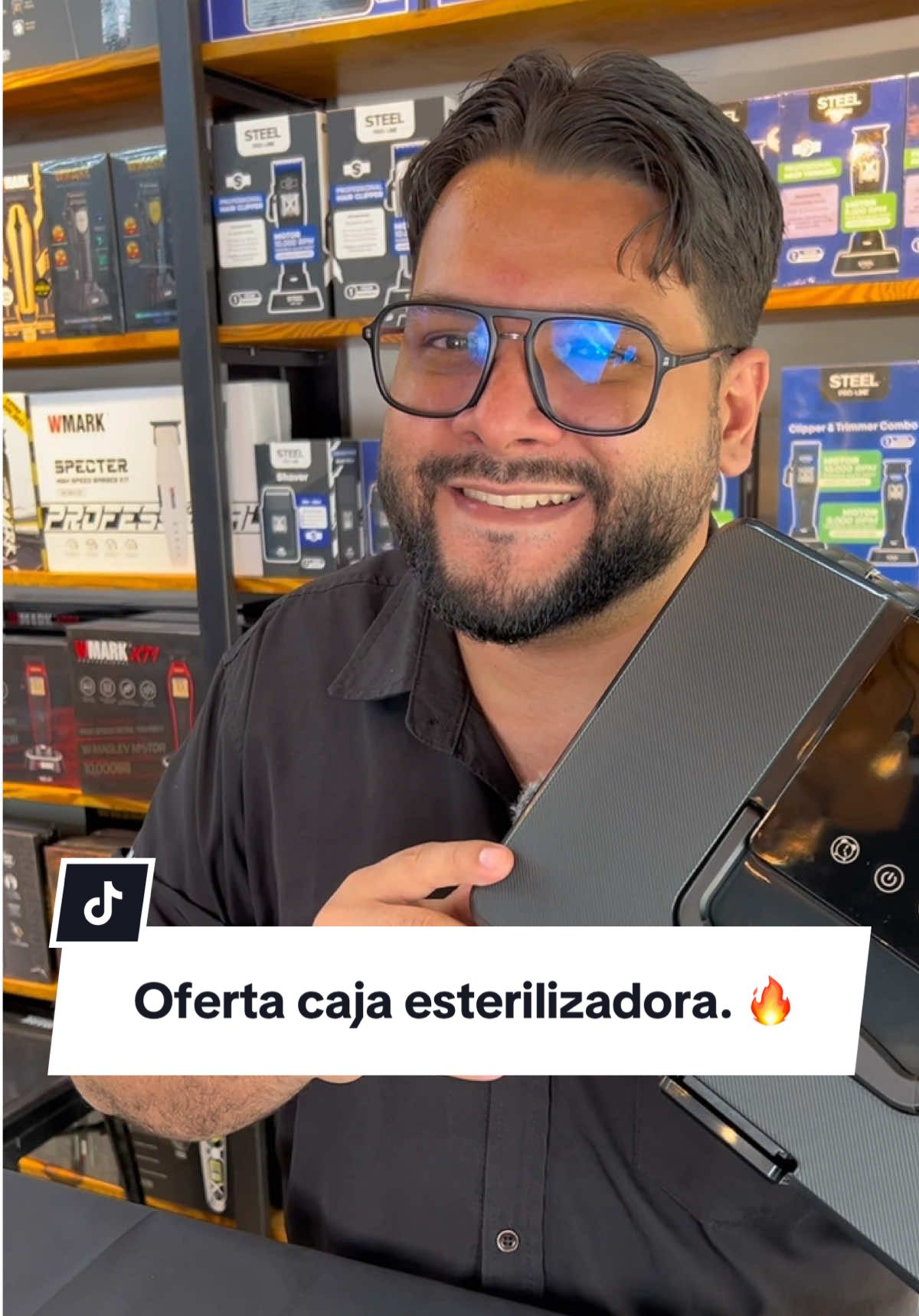Nueva promoción! Compra un producto de la marca Steel y recibe un 20% de descuento en nuestra caja esterilizadora! 🔥 #oferta #barber #barberia #clipper #trimmer 