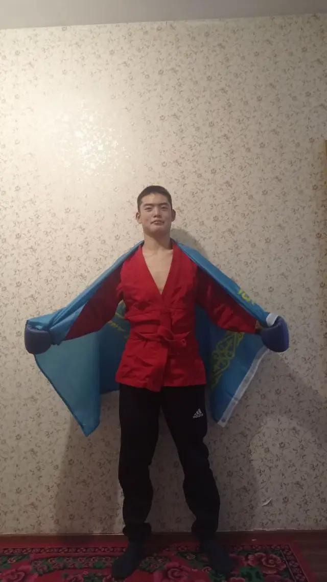 #любогопоразам 