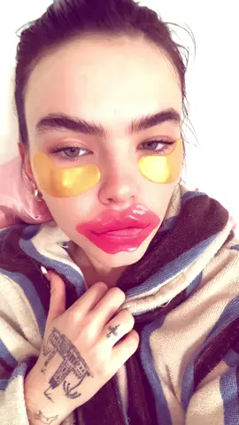 See u @Amoeba Hollywood tonight @ 5pm LA free show…. Signing vinyl….. can’t wait to see ya x #amoeba #signing #event #la #hollywood 💿🪽