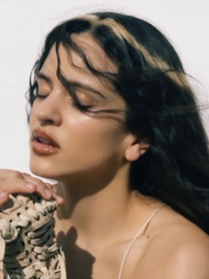 La Perla • Rosalía & Yahritza, Y Su Esencia #rosalia #laperla #lux #lyricsvideo #tradução 