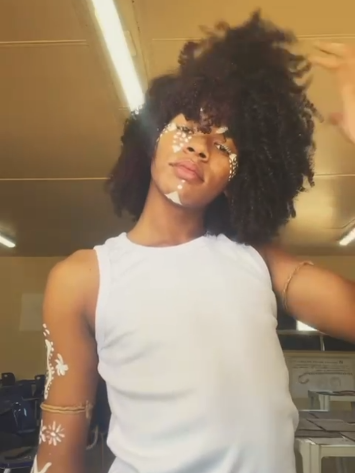 🤎 #fyy #trendviral #pinturacorporal #conciencianegra #pretinho 