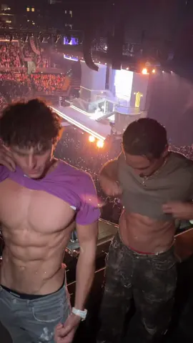 @Giorgio Ramondetta @Sabrina Carpenter   Fun concert #aesthetics #viralvlog #sabrinacarpenter #fyp #gym 