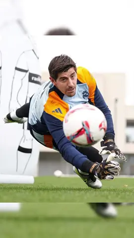 Voici 5 footballeurs qui ne sont pas qualifiés pour la Coupe du monde 2026.#futbol #realmadrid #barcelona #mbappe #messi 