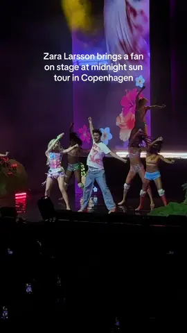 killed it 🔥🔥🔥 #zaralarsson #midnightsun #midnightsuntour #fyp #viral @Zara Larsson 