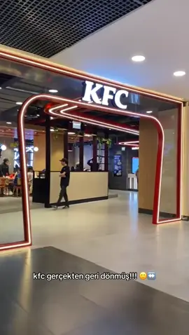 🧯 SONUNDA 🧯 -öncelikle acılı mayonezi kaldırmışlar... hayal kırıklığı yaşadım ama onun yerine kutularda farklı soslar vermeye başlamışlar biz buffalo sosu beğendik diğerlerinden daha farklı geldi bize 🧈 -tad değişikliği göremedim daha güzeldi veya daha kötüydü diyemem kfc lezzeti klasik 🫠 -fiyatlar kapandığı dönem ile aynı fiyatlardı, biz daha pahalı bekliyorduk 💳 -konumu fatih historia avm📍 şimdiden gideceklere afiyet bal şeker olsun!!! 🍗🍗🍗 #kfctürkiye #kfc @KFC Türkiye #reklamdeğiltavsiye 
