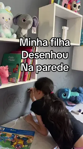 Minha filha que desenha muitooooo