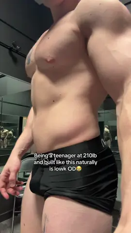 I’m 19 and sorry for only wearing underwear, people call my legs small if I don’t:(……#Fitness #gym #body #teenager 