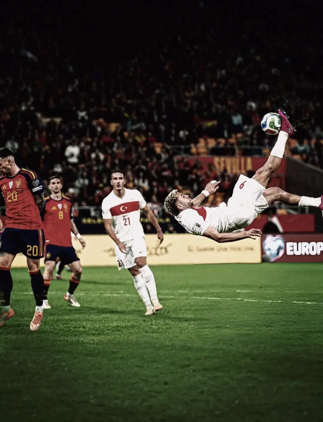 sen o röveşata yı attınya biz senden razıyız  #keşfetteyizzz #galatasaray #barışalperyılmaz 