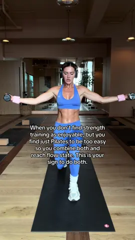 Pilates shakes to reach the flow slate free week 🖇️ in bio  #GirlsWhoLift #TonedAndStrong #PilatesWithWeights #WomenWhoWorkout #FullBodySculpt       