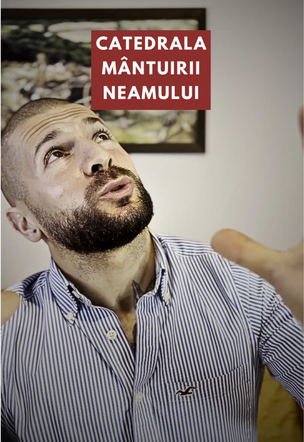 Modernitatea noastră nu atacă zidurile Bisericii — atacă însăși ideea de sacru. Catedrala Mântuirii Neamului devine țintă nu pentru că ar fi prea mare, prea scumpă sau prea vizibilă. Ci pentru că reprezintă ultimul spațiu în care ordinea morală nu poate fi negociată. Asta doare. Asta deranjează. Cultura modernă are un proiect simplu: înlocuiește tot ce este vertical cu tot ce este moale. Tot ce e ascetic cu tot ce e confortabil. Tot ce e responsabil cu tot ce e permisiv. Tot ce e curat cu tot ce e „autentic”. Lumea „progresistă” vrea să scape de Biserică nu pentru că o înțelege prea puțin, ci pentru că știe că nu o poate controla. De aceea, „vrem spitale, nu catedrale” e doar sloganul superficial. Mesajul real este: „Vrem o lume fără repere, fără ierarhie, fără tradiție, fără rădăcini.” Și exact asta vedem peste tot: – o generație crescută pe anxiolitice, nu pe post; – pe terapie cognitivă, nu pe spovedanie; – pe dopamine digitale, nu pe virtuți; – pe identități fluide, nu pe identitate națională; – pe sexualizare infantilă, nu pe familie. Când scoți Sacrul din centru, nu rămâne vid — rămâne opusul lui. Natura nu suportă golul moral: îl umple cu cultul ego-ului, cu obsesia de imagine, cu închinarea la propriile dorințe. Nu ai nevoie de coarne și pentagrame pentru asta. E suficient un popor fără rușine, fără rușine de sine și fără rușine de Dumnezeu. Catedrala devine incomodă pentru că simbolizează fix ce lipsește lumii de azi: verticalitate, rânduială, continuitate, identitate. Cei care o atacă constant nu suferă de „probleme economice”. Suferă de alergie la tot ce nu pot relativiza. Pentru ei, o țară cu coloană vertebrală este o problemă. O comunitate cu rădăcini e o amenințare. Un popor care își iubește tradiția este „extremist”. Atunci nu te mira că, pe măsură ce renunțăm la repere, România nu devine mai liberă — ci doar mai vulnerabilă la orice formă de manipulare culturală. Dacă ești bărbat și înțelegi că identitatea, credința și ordinea interioară sunt fundația unei națiuni puternice, scrie-mi în privat „antifragilitate”. Ridicăm bărbați, nu produse ale culturii moderne.