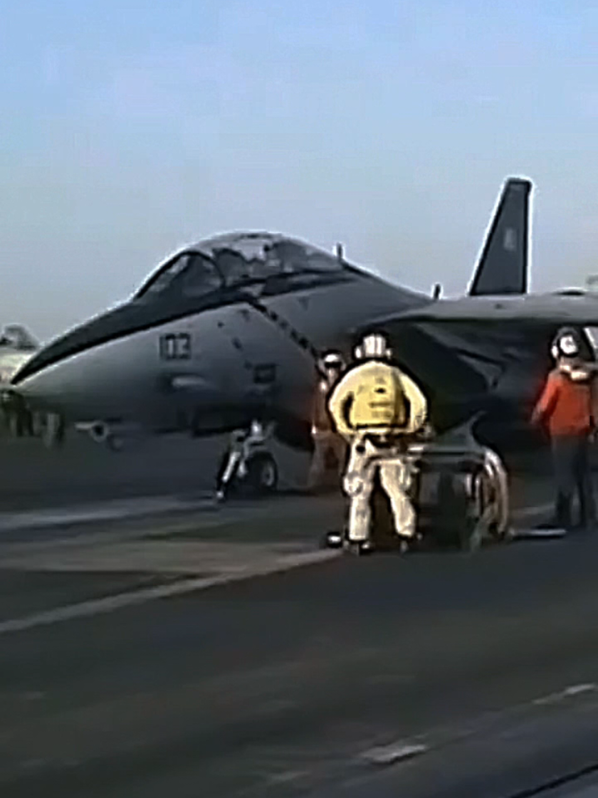 Never washing this hand again #f14 #tomcattuesday 