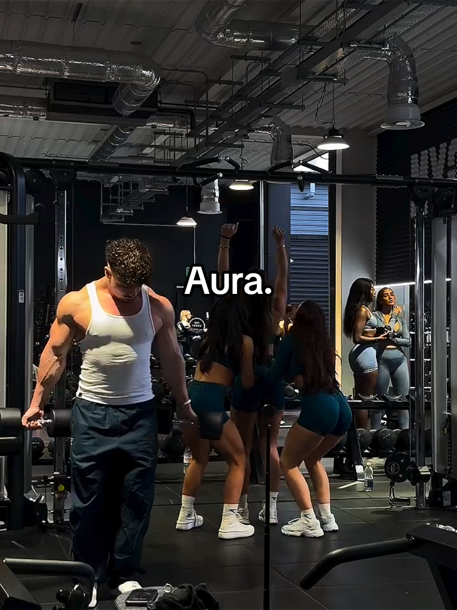 #calisthenics #motivacao #musculação #treino #gym Credits: @Alessian @Luce @Iliesse_ns @sw_grisha 