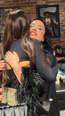 Women empowering women! Love this @ParisHilton @Demi Lovato #parishilton #demilovato 