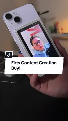 This selfie monitor for iPhone changes everything #iphone #techtok #Tech #content #contentcreator 