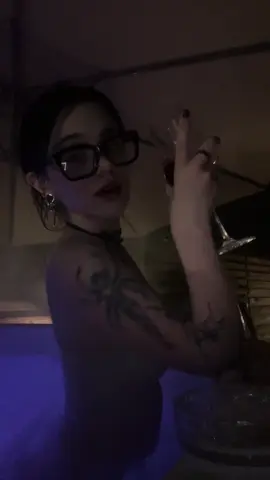 Флиртуя с вымышленным персонажем 