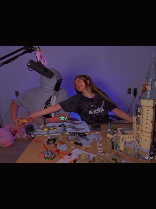 vértigo a tu lado🎶🩷💚 #roomies #fyp  #vickypalami #conterstine #parati 