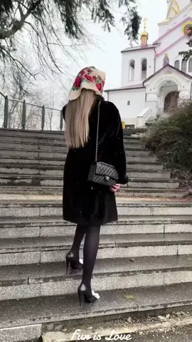 Fur is a symbol of love. ig jankaburcinova #fur #mink #minkcoat #kožich #nofurban 