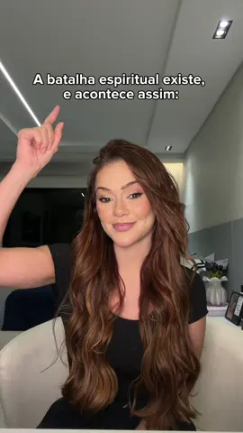 Mesmo que você não veja, existe uma batalha espiritual acontecendo. E ela é silenciosa, mas real.   A guerra é real, mas a vitória já foi decretada na cruz 🙏🏼🙌🏻 #foryou #fyp #cristao 