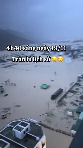 35 năm cuộc đời , lần đầu tiên thấy cảnh này, bà con vùng thấp sống sao đây 😭😭😭 #lũlụt #lũlutmientrung 