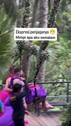 sekalian dilempar saja semuanya pak.