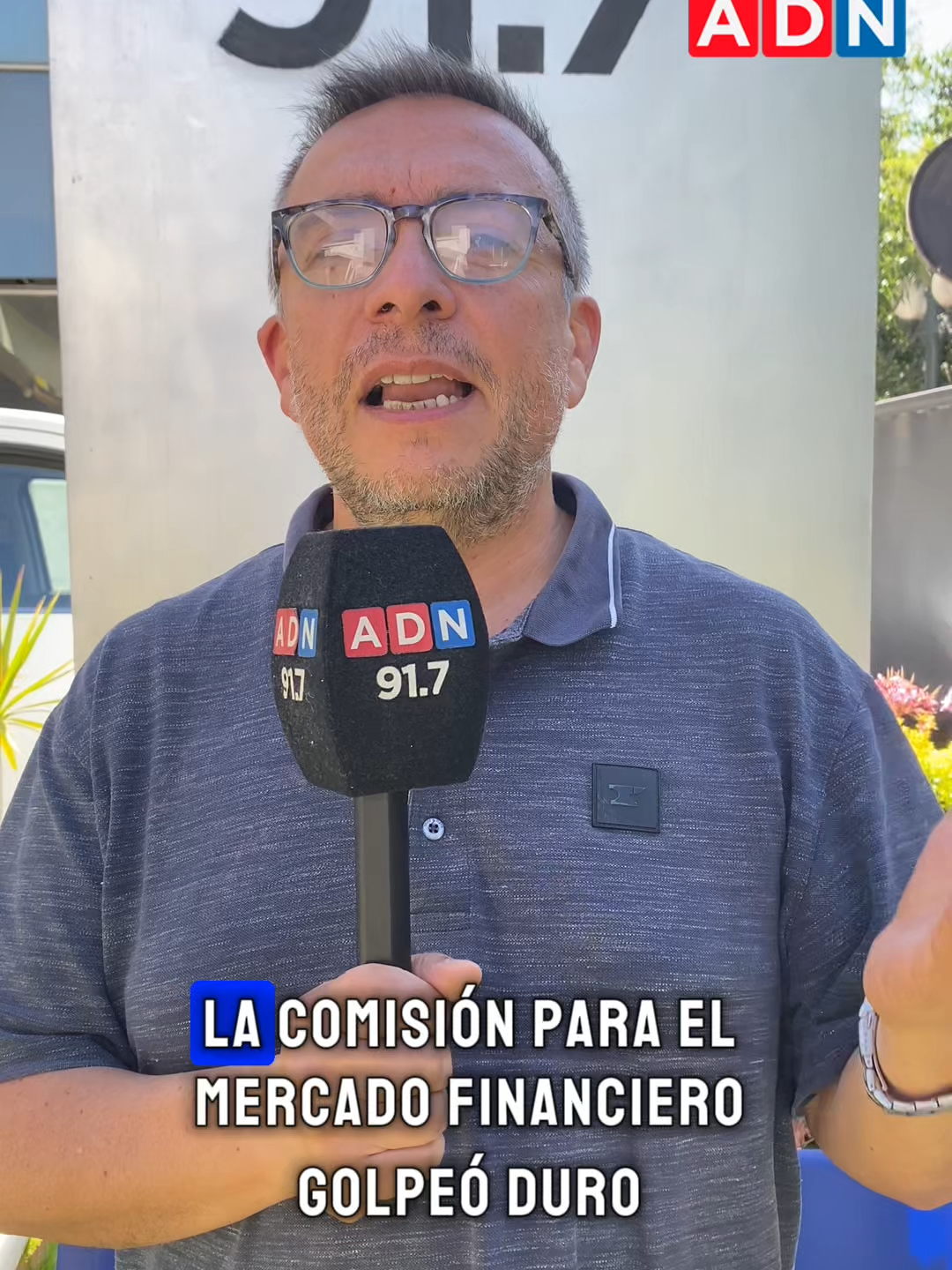 El periodista de ADN Deportes, Manolo Fernández, nos cuenta de la sanción impuesta por la CMF al presidente de Azul Azul, Michael Clark, y las consecuencias en el corto plazo para el mandamás de la U de Chile. #noticias #chile #noticiaschile #azulazul #Michaelclark