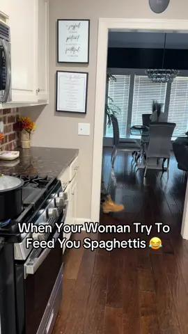 When Your Woman Try To Feed You Spaghettis 😂