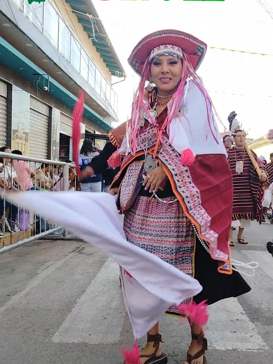 Entrada de la Festividad de la Virgen del Amparo. Sacaba-Cbba... #folkloreboliviano🇧🇴💯🎶 #cochabamba #pujllay🇧🇴 @dany☺️ 