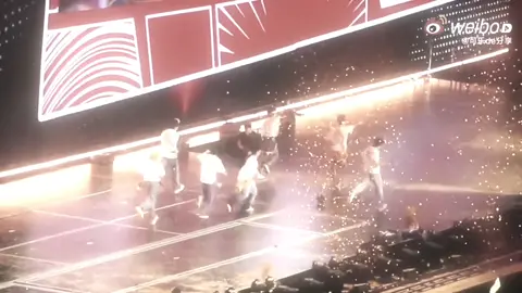 Họ không phải những con người bth,họ là thanh xuân của tôi,họ là niềm tin và động lực của tôi,họ là gia đình,là 7 mảnh ghép không thể thiếu,họ luôn hoàn hảo khi ở cạnh nhau,vậy là gần tới kỷ niệm 6 năm debut rồi,cũng hơn 3 năm theo dõi họ#deadlineteam #flay_team #wondo_edit🎸 #tnt时代少年团 #tnt_thời_đại_thiếu_niên_đoàn 