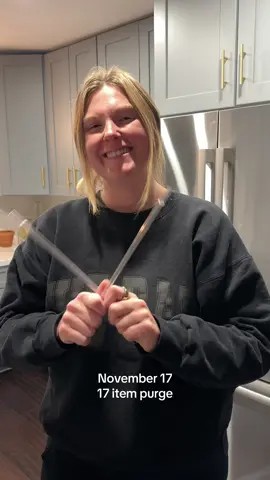 Decluttering my home this month has been so much fun! #declutter #declutterchallenge #declutterwithme #november #cleanhome 